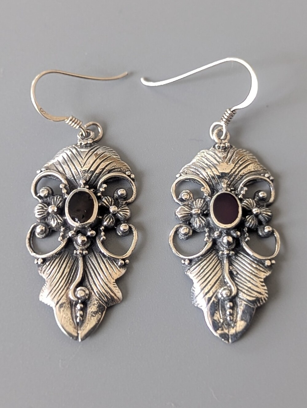 Vintage 925 Silver Garnet Drop Earrings Victorian Revival Floral Leaf C-Scroll - Picture 8 of 11
